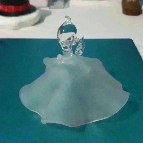 Unmarked clear and frosted blown glass angel praying girl decoration Christmas - Picture 3 of 7